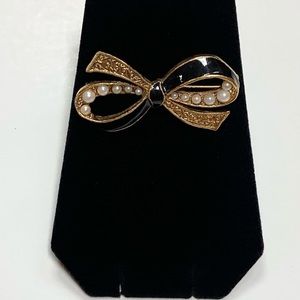 Vintage Enamel Faux Seed Pearl Bow Ribbon Brooch Pin